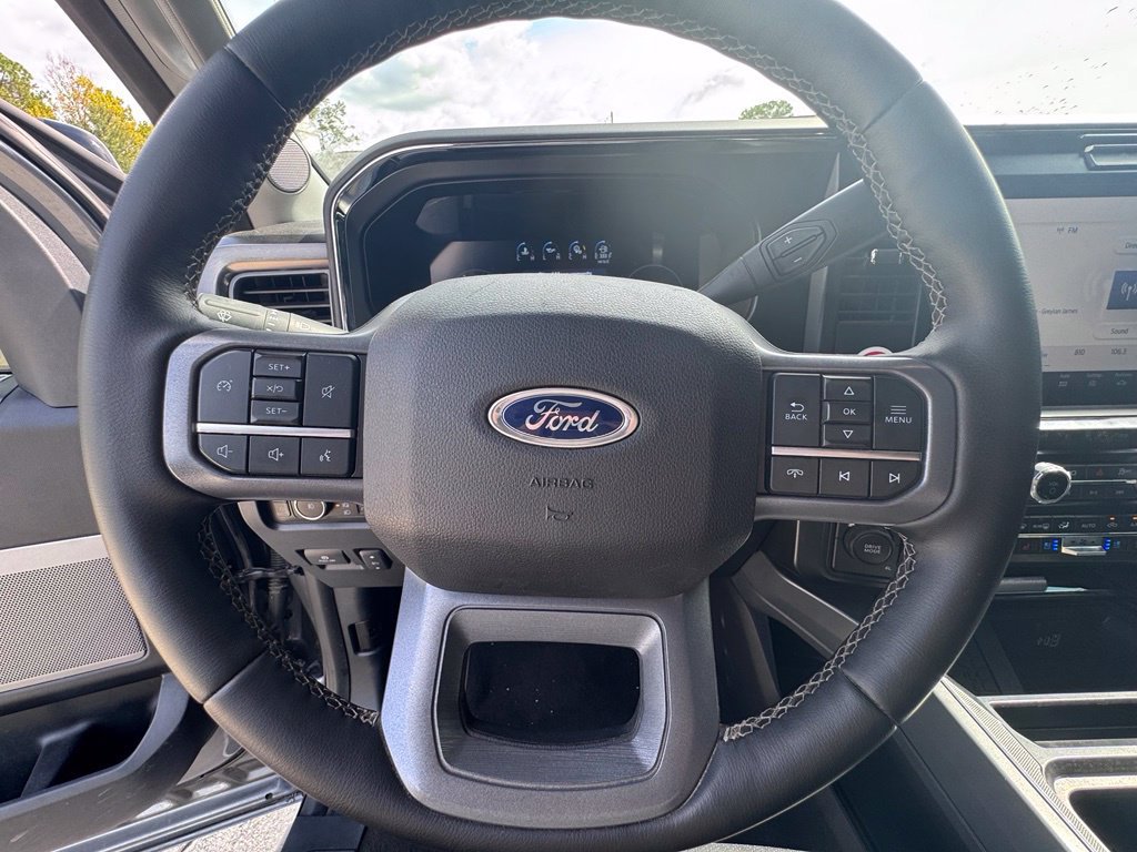 Used 2025 Ford F250 Lariat AWD/4WD image 30
