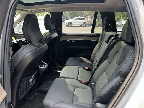 Used 2026 Volvo XC90 B6 Plus w/ Protection Package Premier AWD/4WD image 10