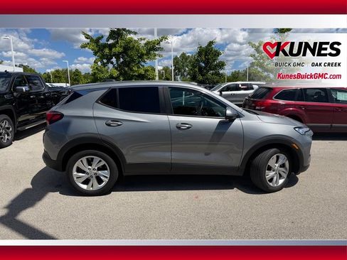 Used 2025 Buick Encore GX Preferred FWD image 4