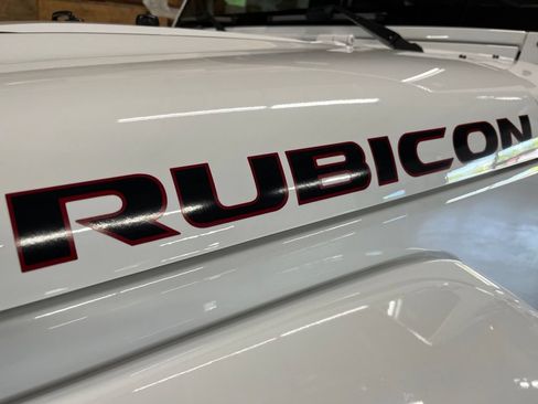 Used 2017 Jeep Wrangler Rubicon AWD/4WD image 8