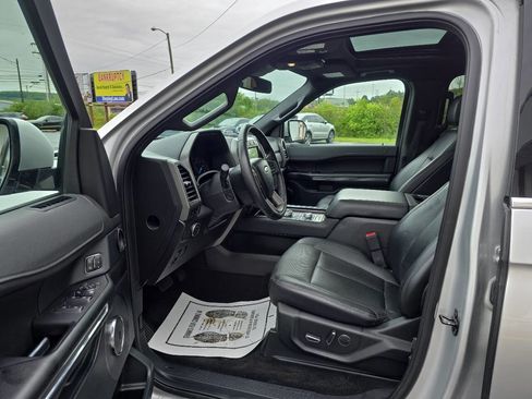 Used 2018 Ford Expedition Max XLT w/ Equipment Group 202A AWD/4WD image 10