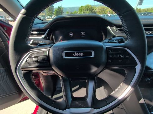 Certified 2023 Jeep Grand Cherokee Limited w/ Luxury Tech Group II AWD/4WD image 12