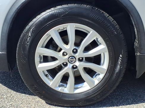 Used 2019 Nissan Rogue S w/ Special Edition Package image 4