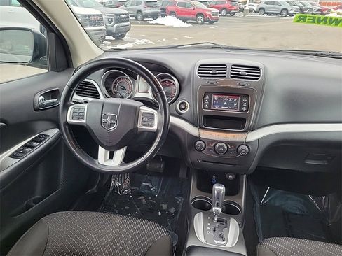 Used 2020 Dodge Journey SE w/ SE Popular Equipment Group image 9