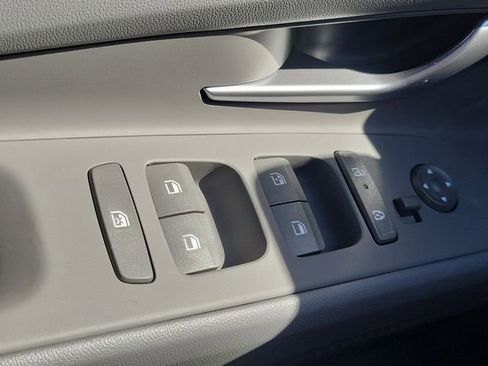 New 2026 Hyundai Elantra Blue FWD image 17