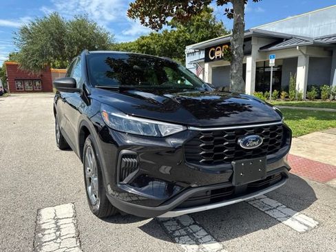 Used 2025 Ford Escape ST-Line FWD image 2