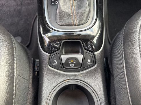 Used 2018 Jeep Compass Limited w/ Navigation Group AWD/4WD image 40