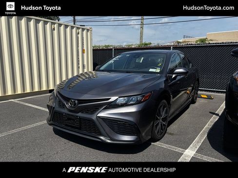 Used 2024 Toyota Camry SE FWD image 1