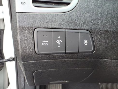 Used 2015 Hyundai Elantra SE w/ Option Group 03 image 15