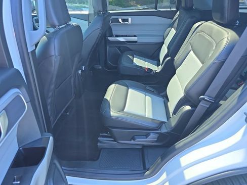 Used 2024 Ford Explorer XLT w/ Equipment Group 202A AWD/4WD image 12