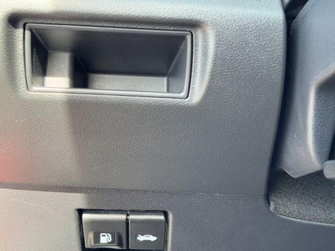 Certified 2025 Nissan Versa SV image 28