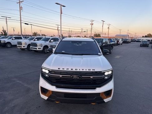 Used 2025 Ford Expedition Tremor image 25