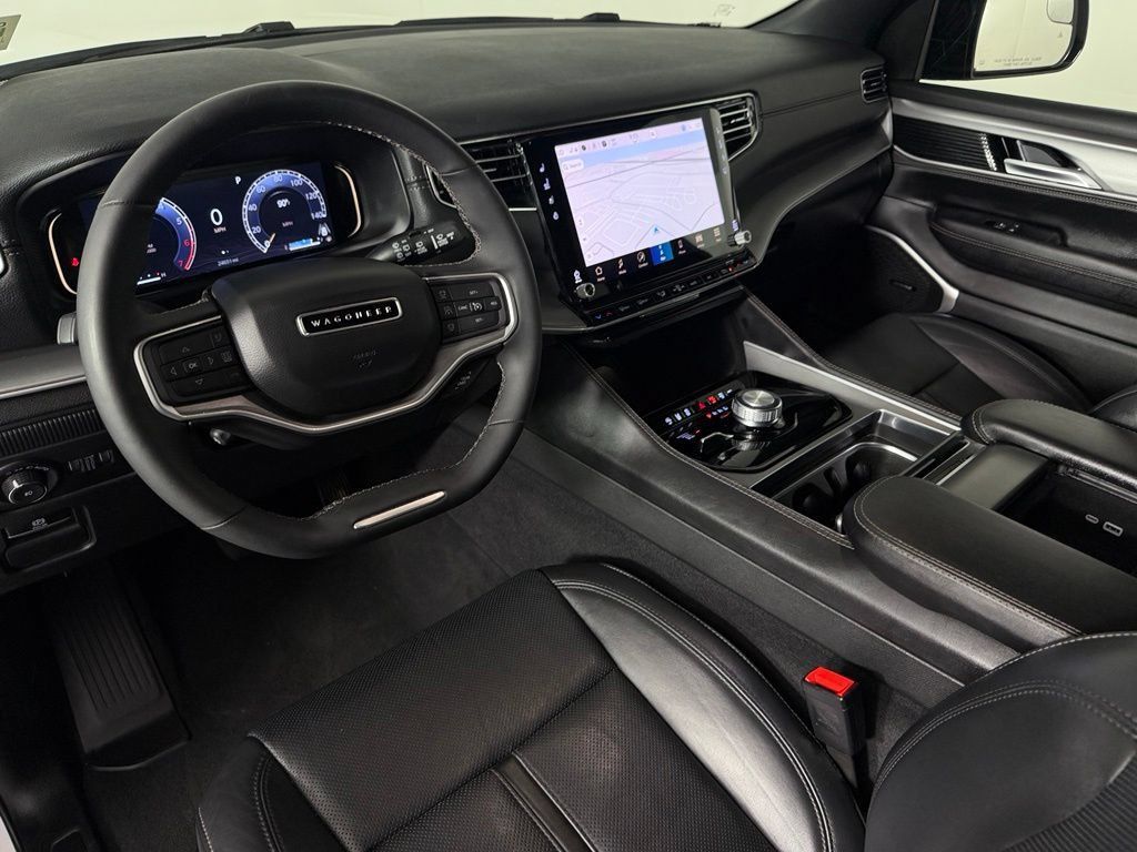 Used 2025 Jeep Wagoneer Series II AWD/4WD image 11