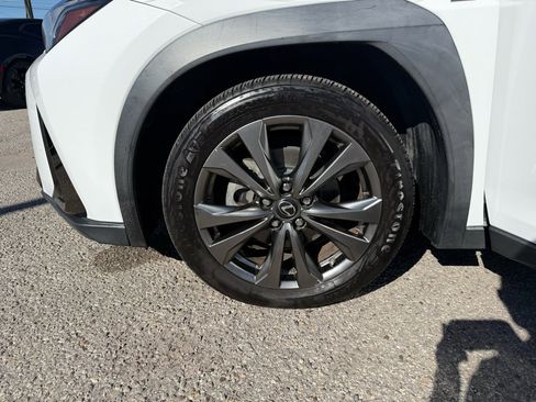 Used 2019 Lexus UX 200 F Sport image 28