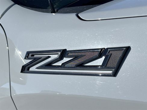 Used 2024 Chevrolet Silverado 1500 LT Trail Boss w/ Convenience Package II image 8