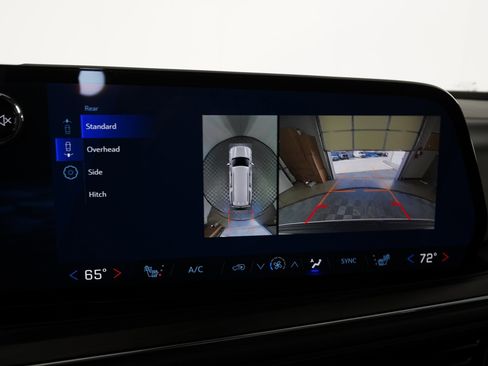 Used 2026 Chevrolet Suburban Z71 w/ Comfort Package image 28