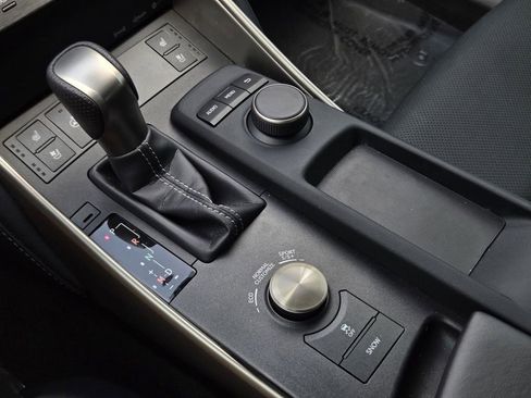 Used 2020 Lexus IS 350 F Sport w/ F Sport Package RWD image 22