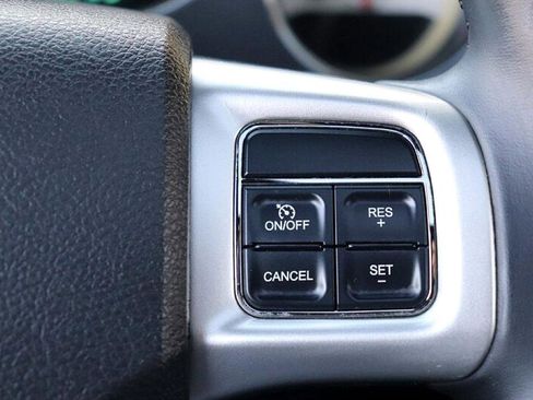 Used 2011 Dodge Challenger SE image 24