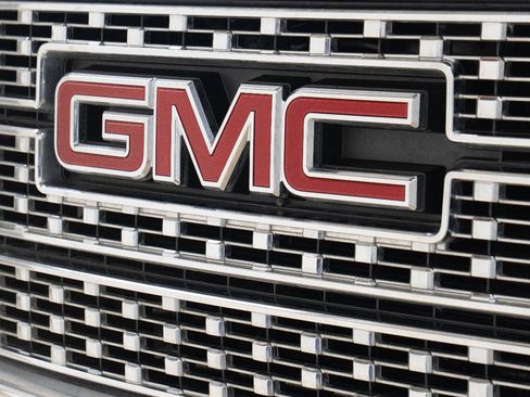 Used 2018 GMC Sierra 3500 Denali w/ Duramax Plus Package AWD/4WD image 11