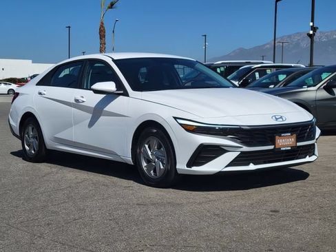 New 2026 Hyundai Elantra SE FWD image 31
