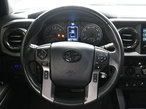 Used 2019 Toyota Tacoma TRD Off-Road w/ Technology Package AWD/4WD image 22
