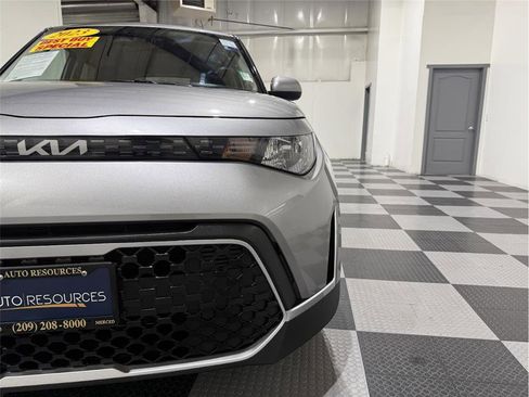 Used 2023 Kia Soul LX w/ LX Technology Package image 10