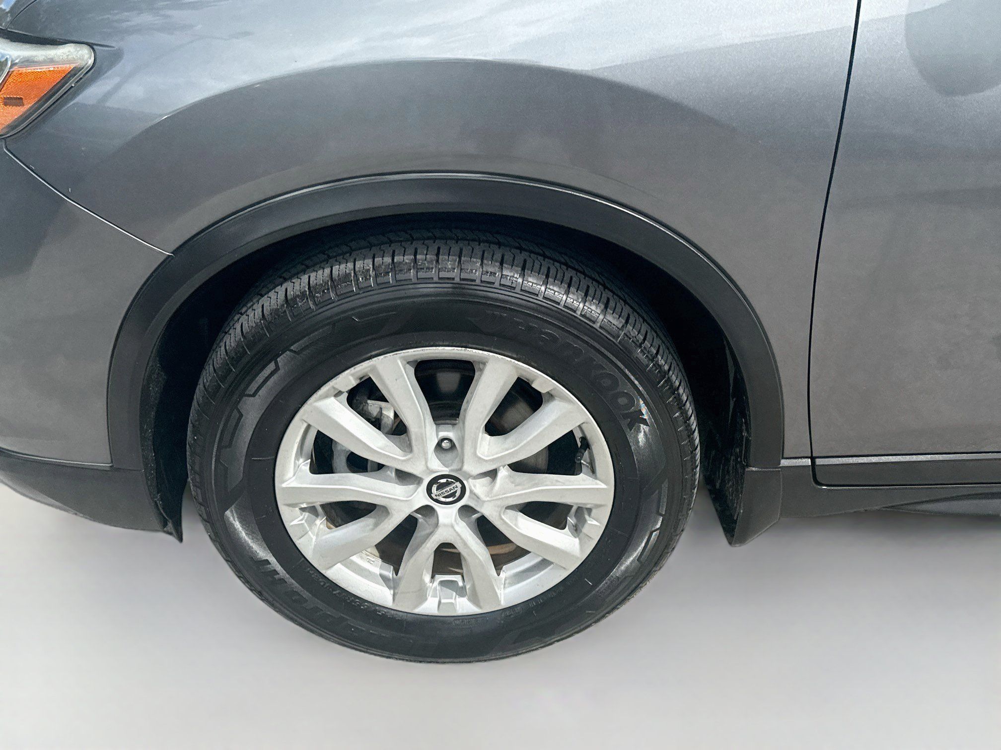 Used 2020 Nissan Rogue SV FWD image 36