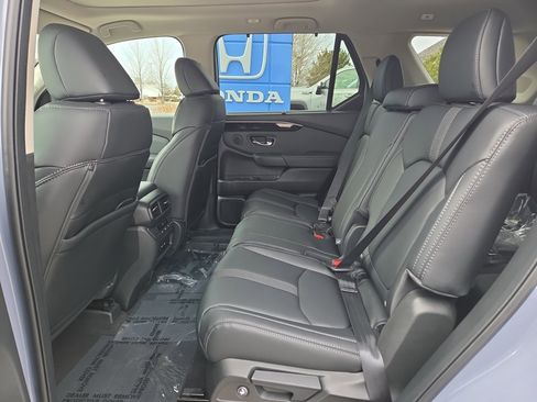 New 2025 Honda Pilot Touring image 32