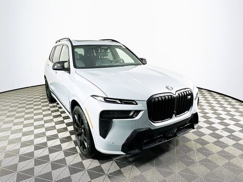Used 2025 BMW X7 M60i image 2