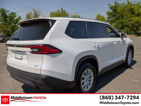 Certified 2024 Toyota Grand Highlander AWD image 3