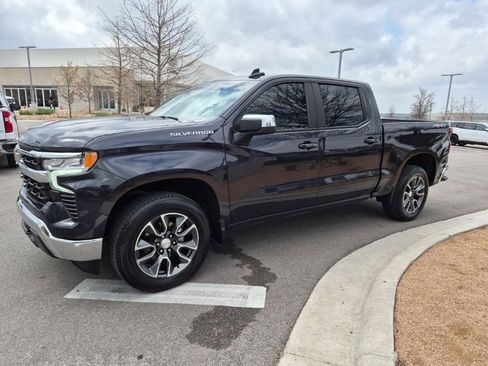 Used 2023 Chevrolet Silverado 1500 LT image 3