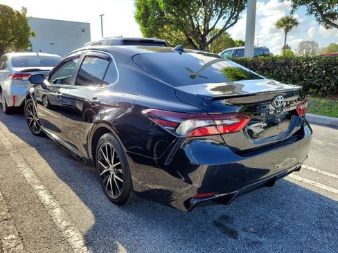 Used 2023 Toyota Camry SE FWD image 4