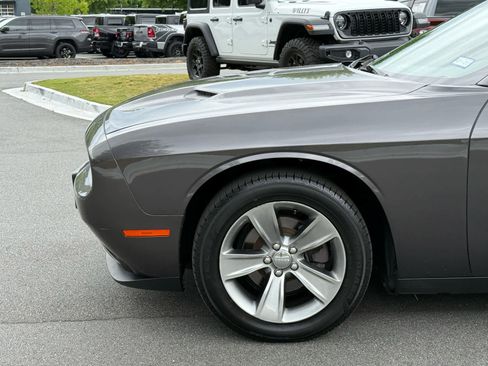 Used 2019 Dodge Challenger SXT w/ Driver Convenience Group RWD image 11