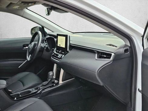 Used 2023 Toyota Corolla Cross XLE w/ Convenience Package FWD image 18