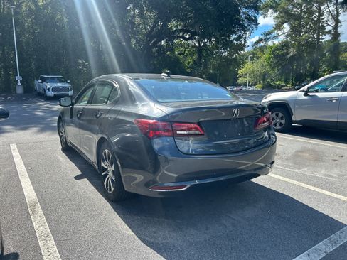 Used 2016 Acura TLX FWD image 2