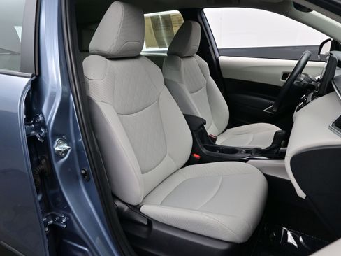 Used 2024 Toyota Corolla Cross L image 13