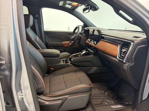 Used 2024 GMC Canyon AT4 AWD/4WD image 32