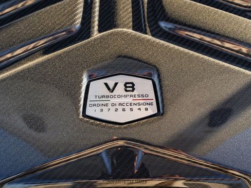Used 2025 Lamborghini Urus SE AWD/4WD image 21