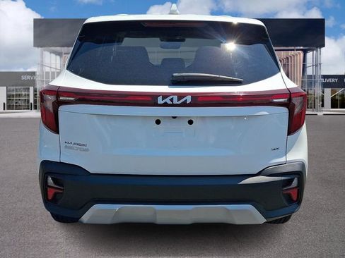Certified 2025 Kia Seltos LX AWD/4WD image 5