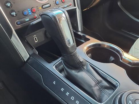 Used 2017 Ford Explorer Platinum image 13