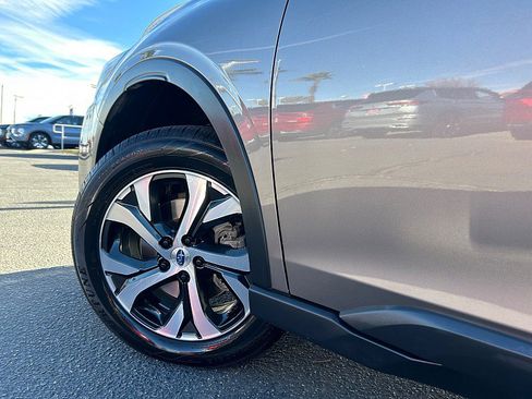 Used 2022 Subaru Outback Limited image 14
