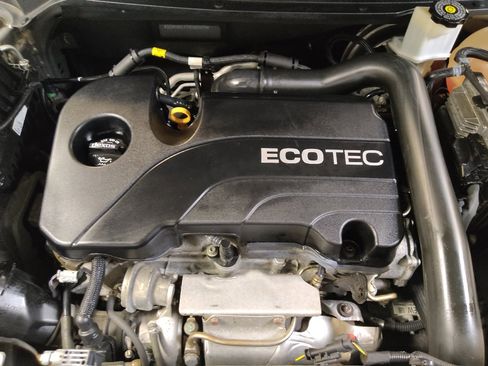 Used 2019 Chevrolet Equinox LT FWD image 30