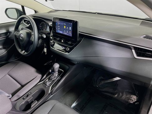 Used 2025 Toyota Corolla LE image 26