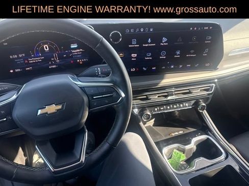 Used 2025 Chevrolet Traverse LT AWD/4WD image 4