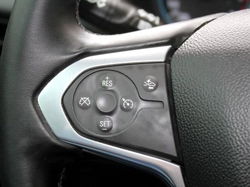 Used 2023 Chevrolet Traverse LT image 29