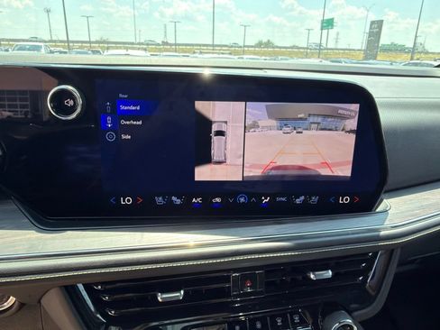 Used 2025 Chevrolet Tahoe Premier RWD image 19