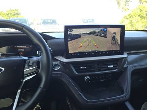 Used 2026 Ford Explorer Platinum RWD image 19