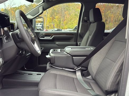 New 2026 GMC Sierra 2500 SLE image 8