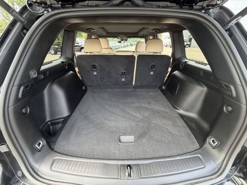 Certified 2025 Jeep Grand Cherokee Limited w/ Luxury Tech Group II AWD/4WD image 19