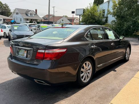 Used 2009 Lexus LS 460 L w/ Luxury Pkg RWD image 4